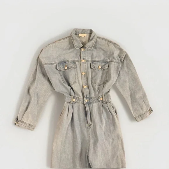 Women's Stylish Denim Jumpsuit Size Large Long Sleeve - Picture 2 of 4